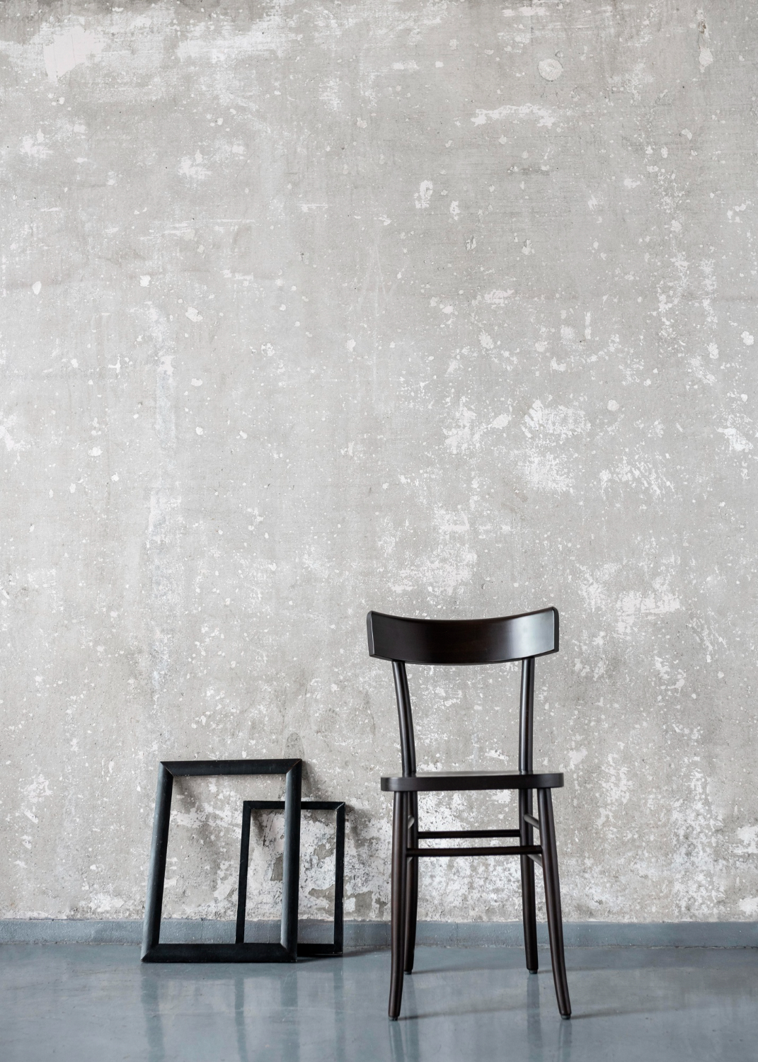 Sedia nera design Nord Europa